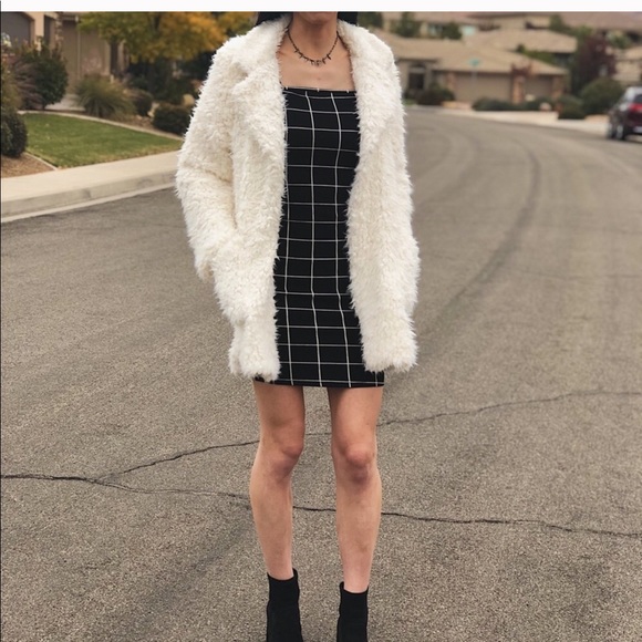 HALF OFF LAST ONEπͺπͺ Ivory Shag Sherpa Coat - Picture 5 of 5